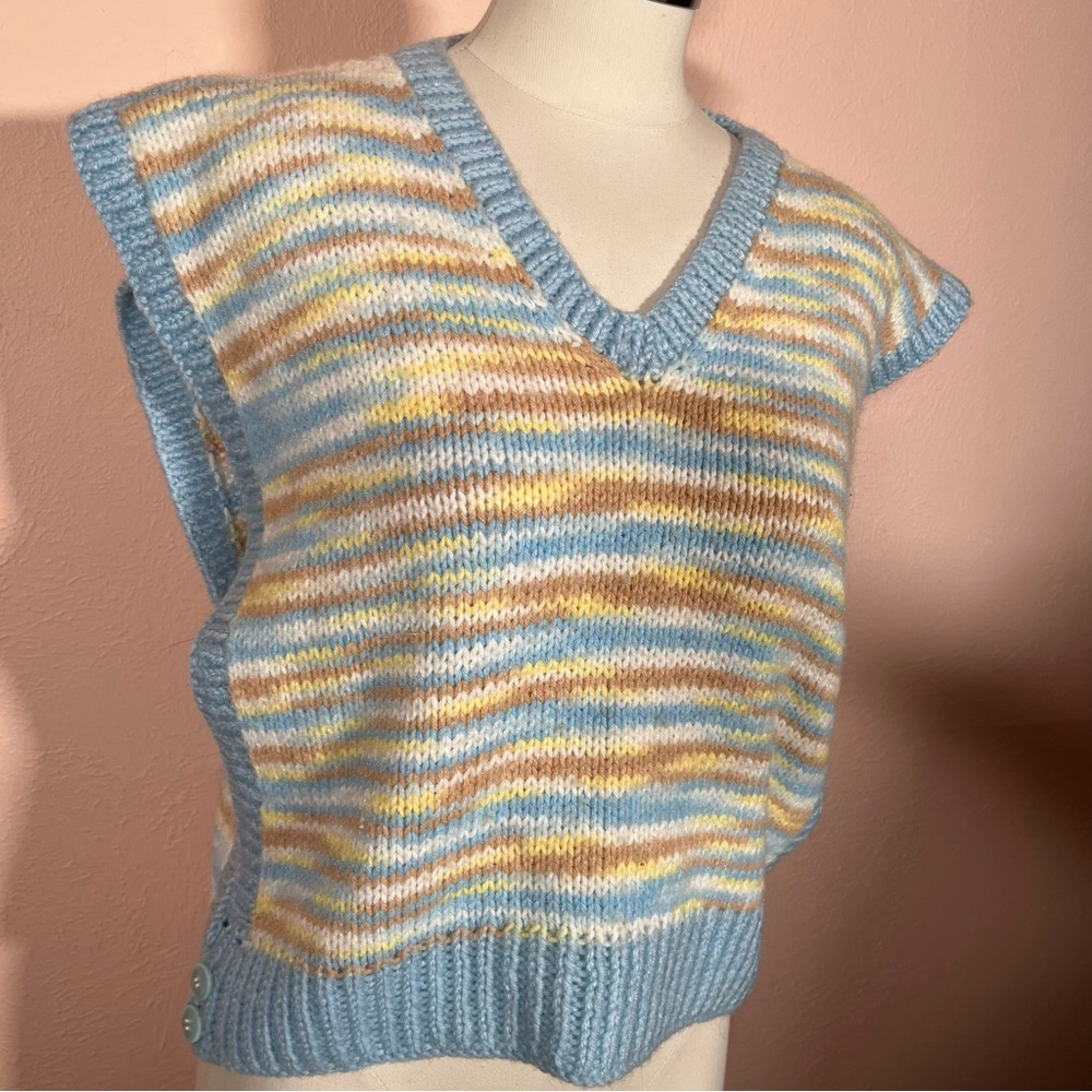 Vintage hand knitted blue camel academia oversized v neck sweater vest medium